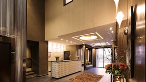 Pintu masuk interior