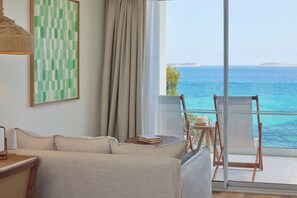 In-room safe, free WiFi, bed sheets
