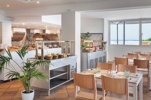 2 Restaurants, Frühstück, Mittagessen, Abendessen, internationale Küche