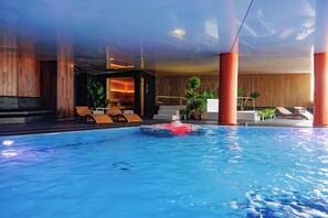Sauna, hot tub, steam room
