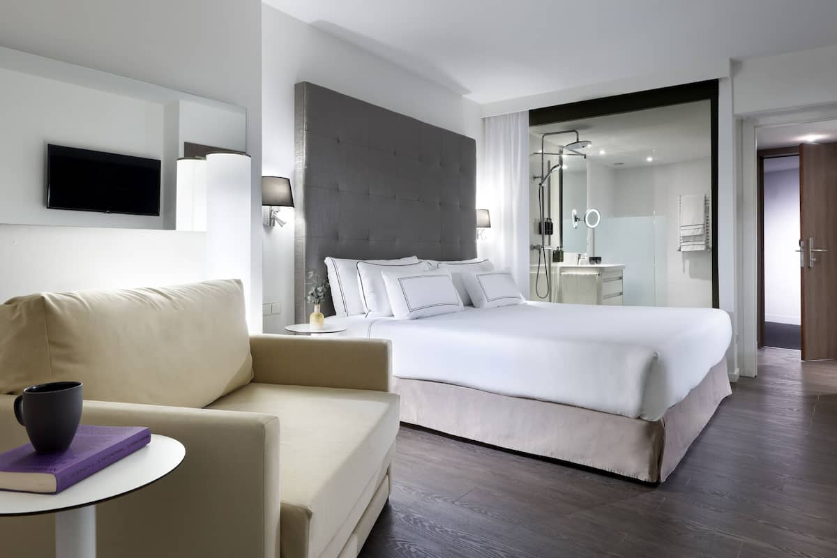 Classic Room | Minibar, desk, iron/ironing board, free cots/infant beds