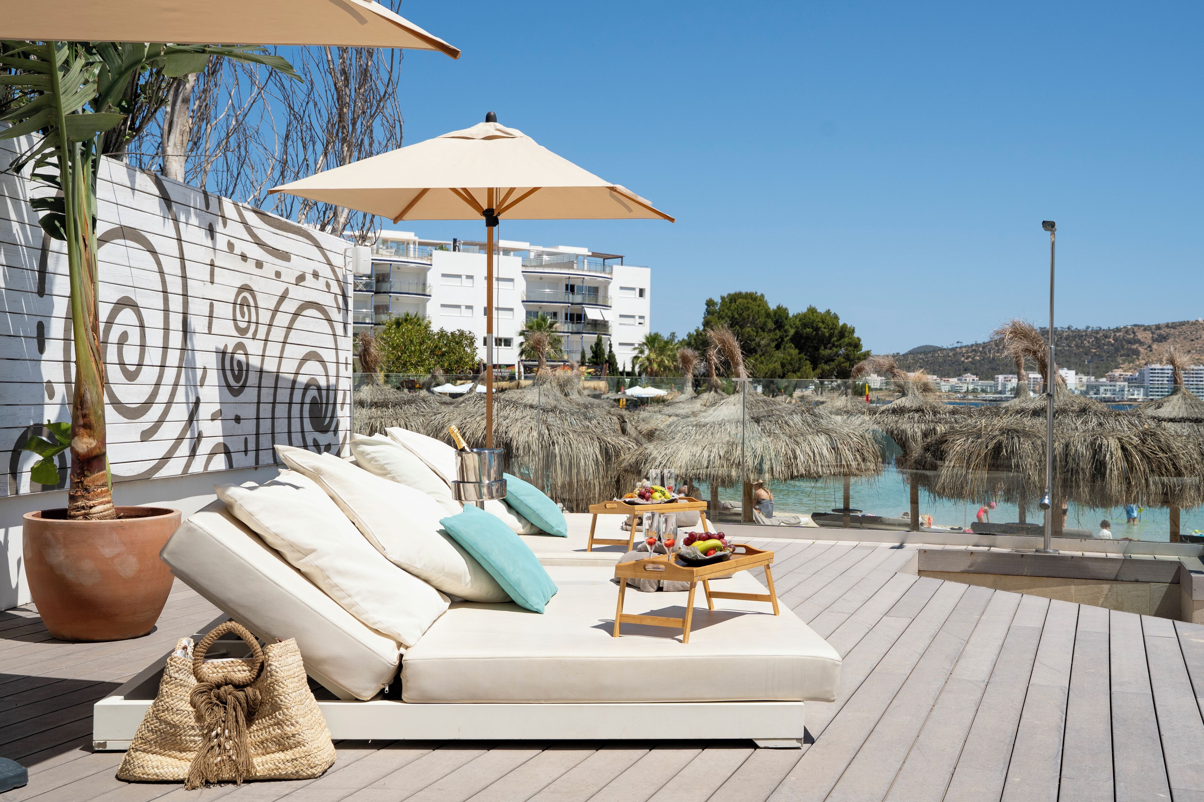 2 outdoor pools, pool cabanas (surcharge), pool umbrellas