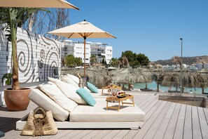 2 piscines extérieures, tentes de plage, parasols de plage