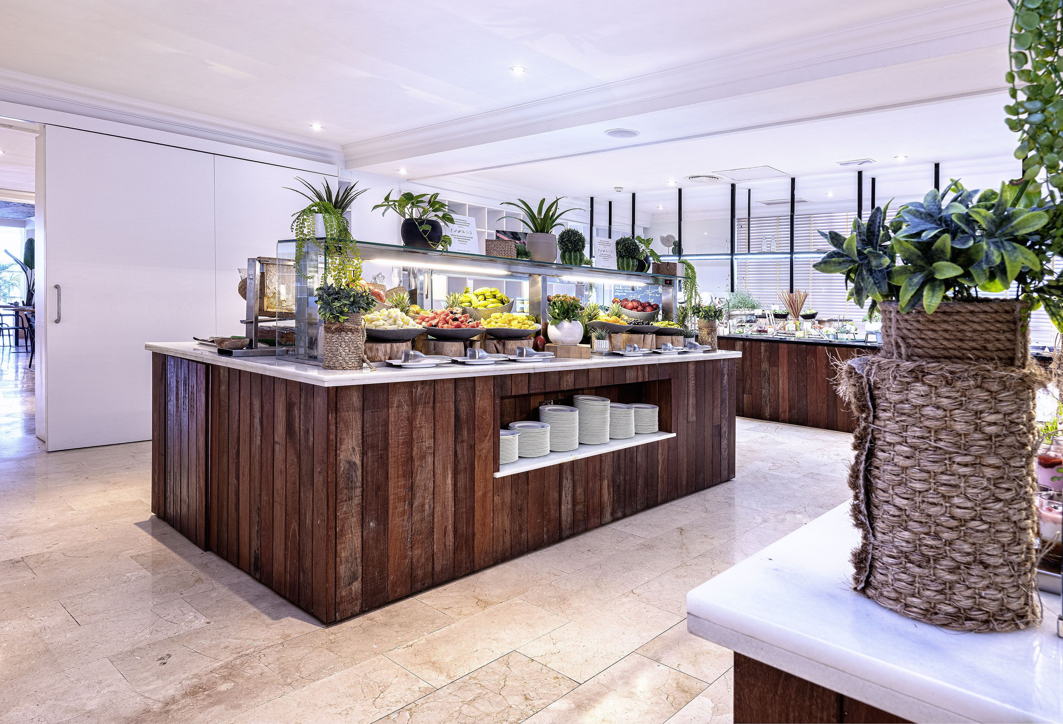 3 restaurants, breakfast, lunch, dinner served; mediterranean cuisine