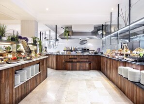 3 restaurants; ze serveren er ontbijt, lunch en diner 