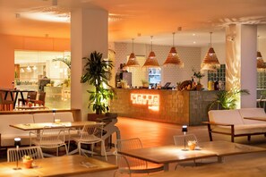 3 Restaurants, Frühstück, Mittagessen, Abendessen, mediterrane Küche