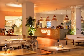 3 Restaurants, Frühstück, Mittagessen, Abendessen, mediterrane Küche