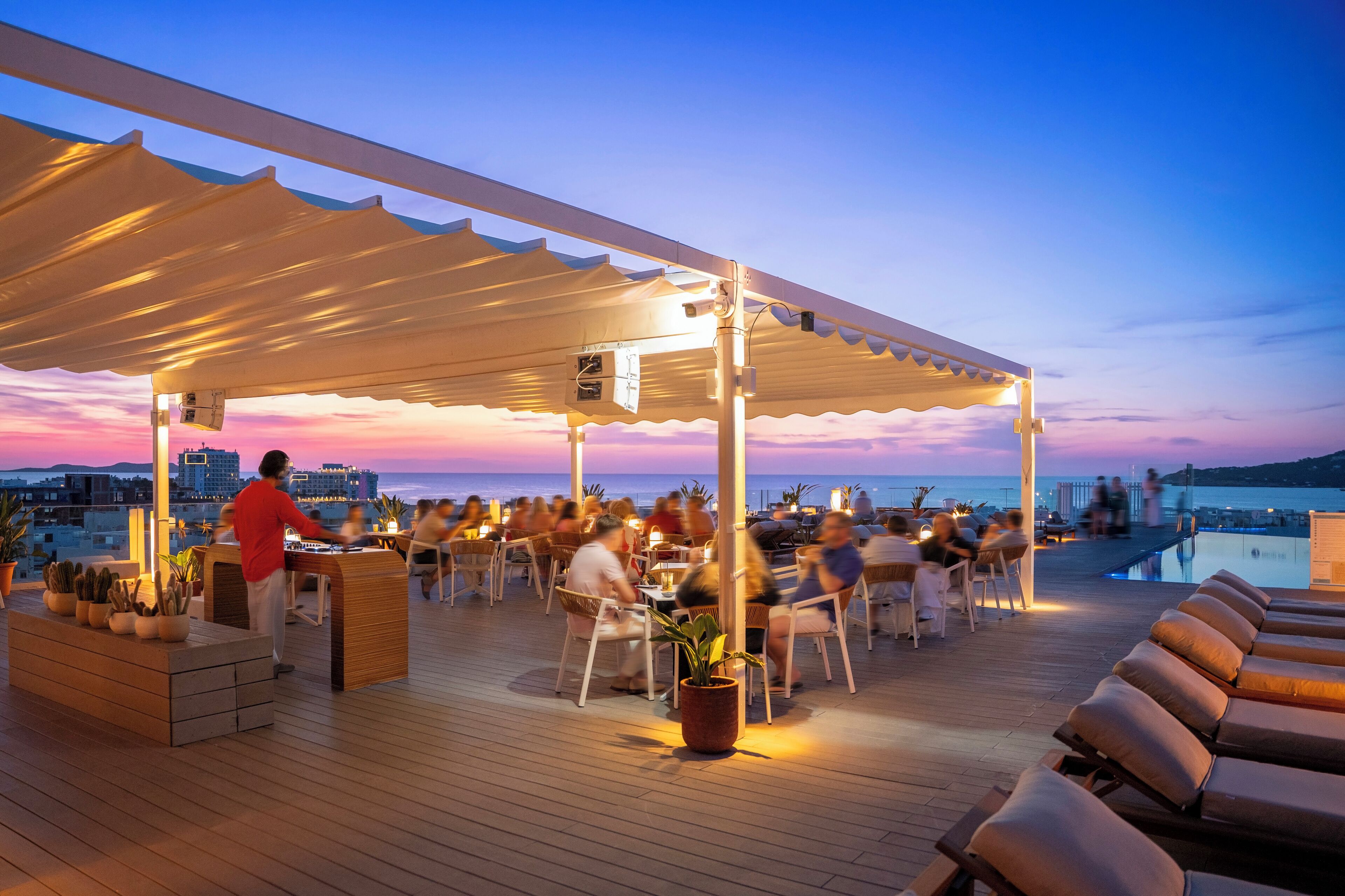 3 restaurants, breakfast, lunch, dinner served; Mediterranean cuisine 