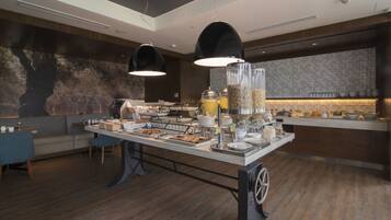 Colazione a buffet a pagamento, servita tutte le mattine