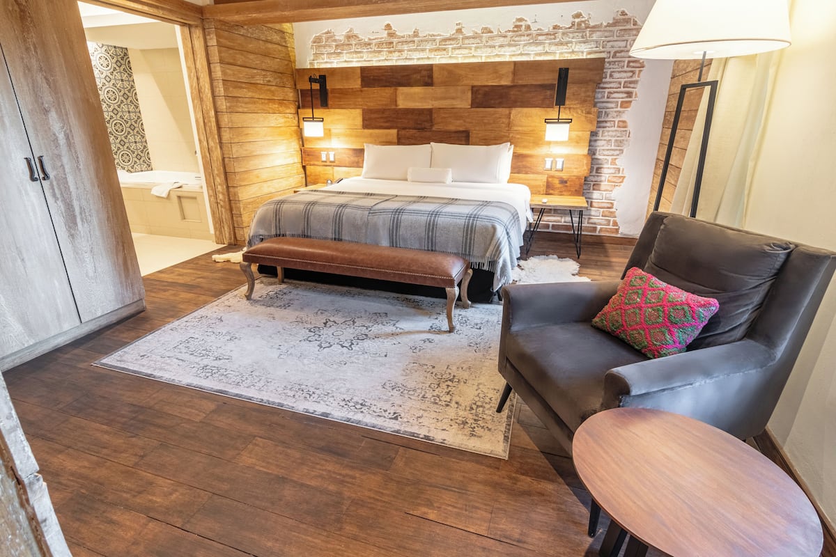 1 bedroom, premium bedding, in-room safe, desk