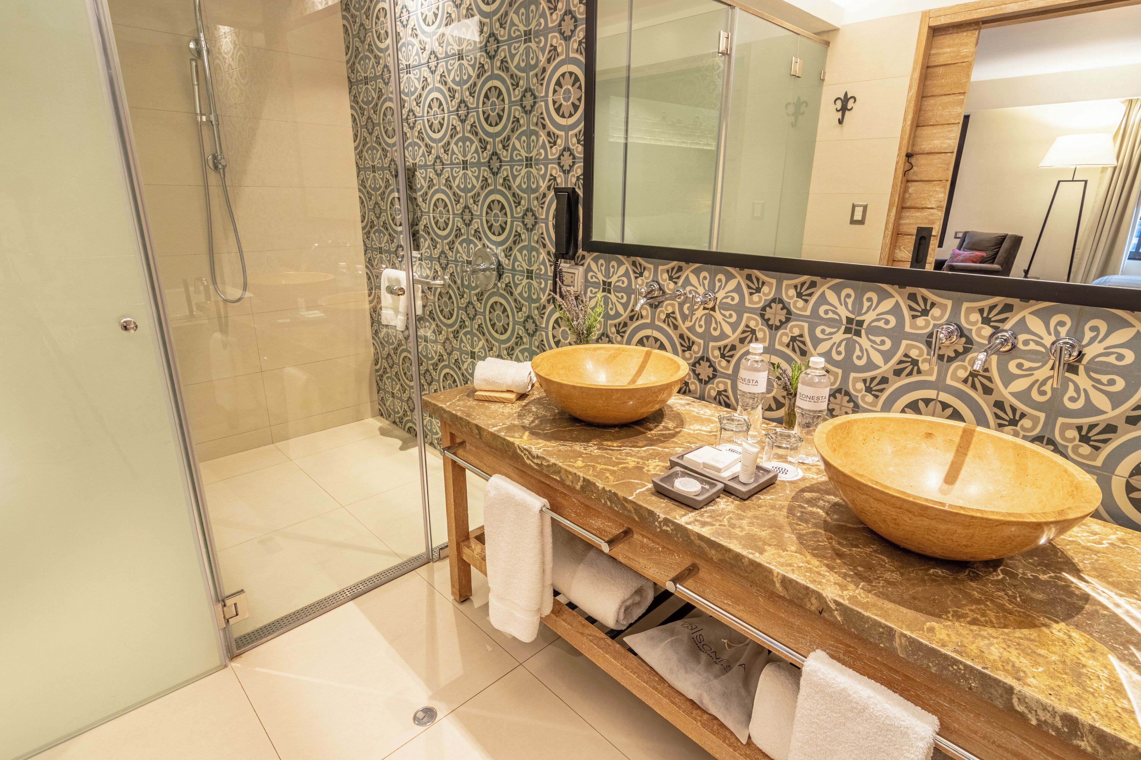 presidential suite | bathroom | hair dryer, towels, soap, shampoo