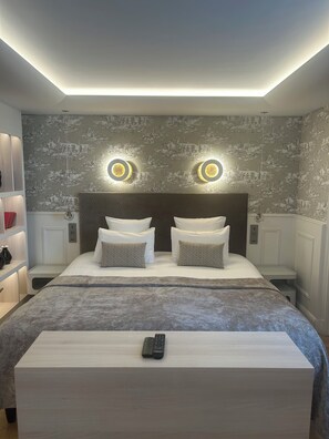 Deluxe Room (3 pax) | Premium bedding, pillowtop beds, free minibar items, in-room safe