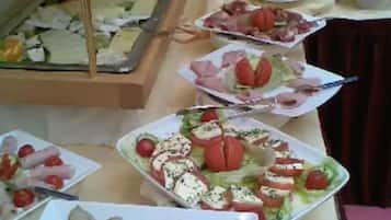 Daily buffet breakfast (EUR 9.5 per person)