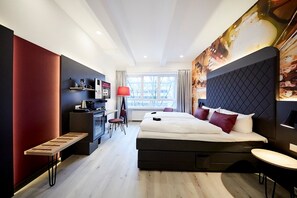 Double Room Large | In-room safe, desk, laptop workspace, blackout curtains - SMARTY Cologne Dom Hotel - Boardinghouse (Cologne)