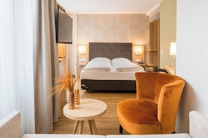Business Double Room | Hypo-allergenic bedding, desk, blackout drapes, soundproofing