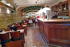 酒吧（店内）
