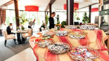 Mittagessen und Abendessen, internationale Küche