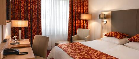 Comfort Double Room | Desk, laptop workspace, blackout curtains, soundproofing