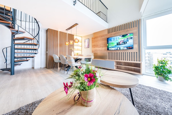 Colchones Select Comfort, minibar y caja de seguridad en la habitación