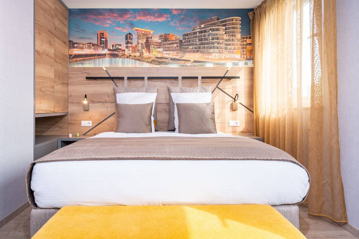 Standard Double Room | 1 bedroom, Select Comfort beds, minibar, in-room safe