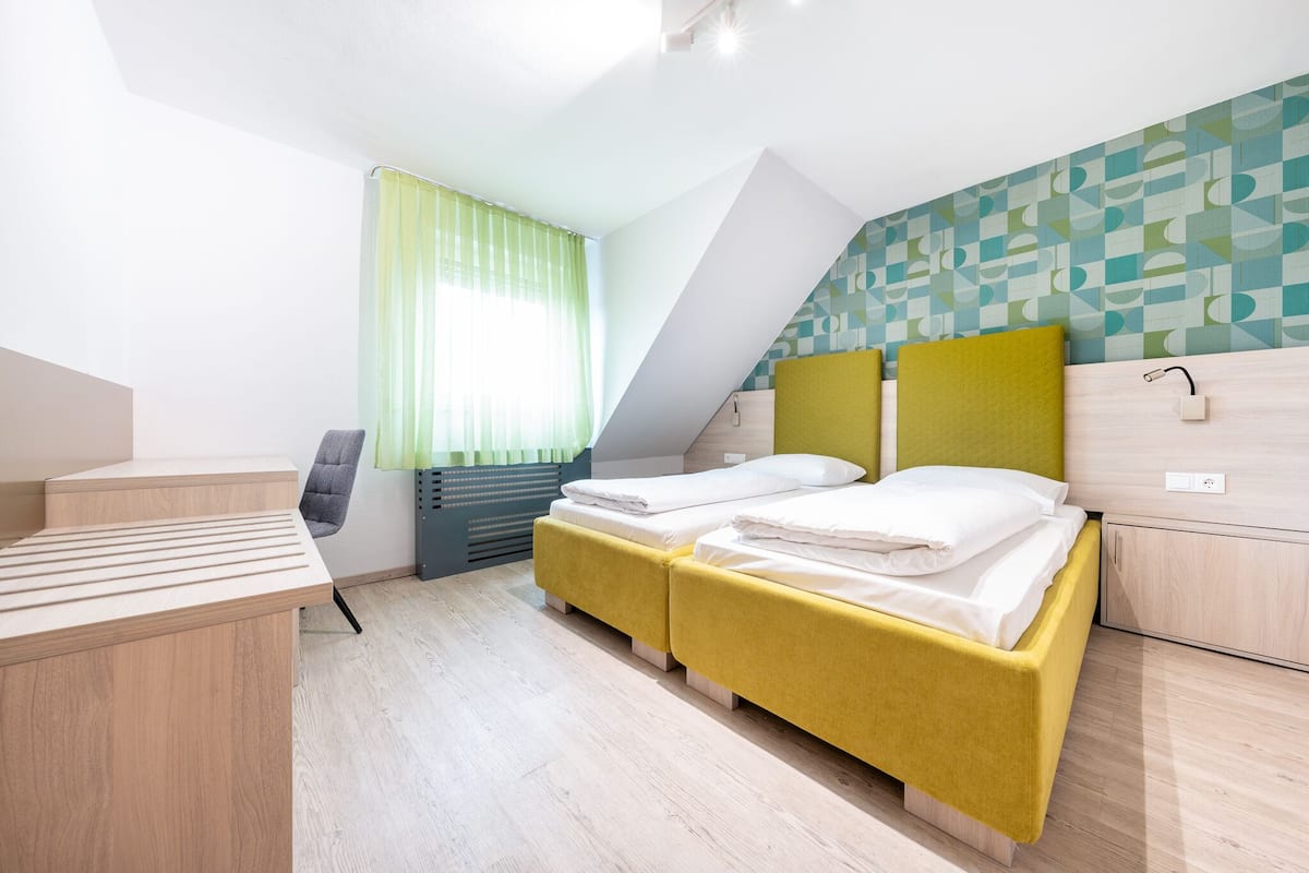 Huoneisto, 2 makuuhuonetta, yhdistettäviä huoneita | Select Comfort -patjalliset sängyt, minibaari, tallelokero huoneessa