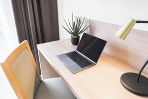Premium Room (4 Single) | Room amenity - Garner Hotel Dusseldorf Main Station by IHG (Düsseldorf)