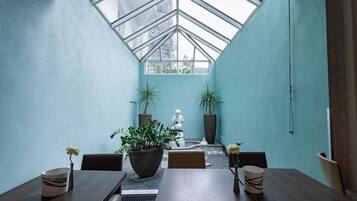 Buffet breakfast on weekends (EUR 17.00 per person)