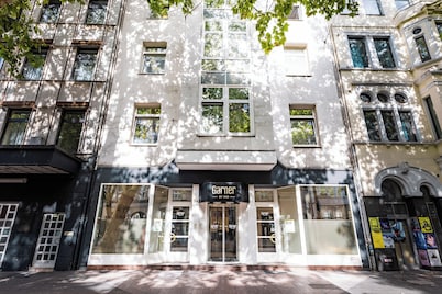 Garner Hotel Dusseldorf Main Station by IHG