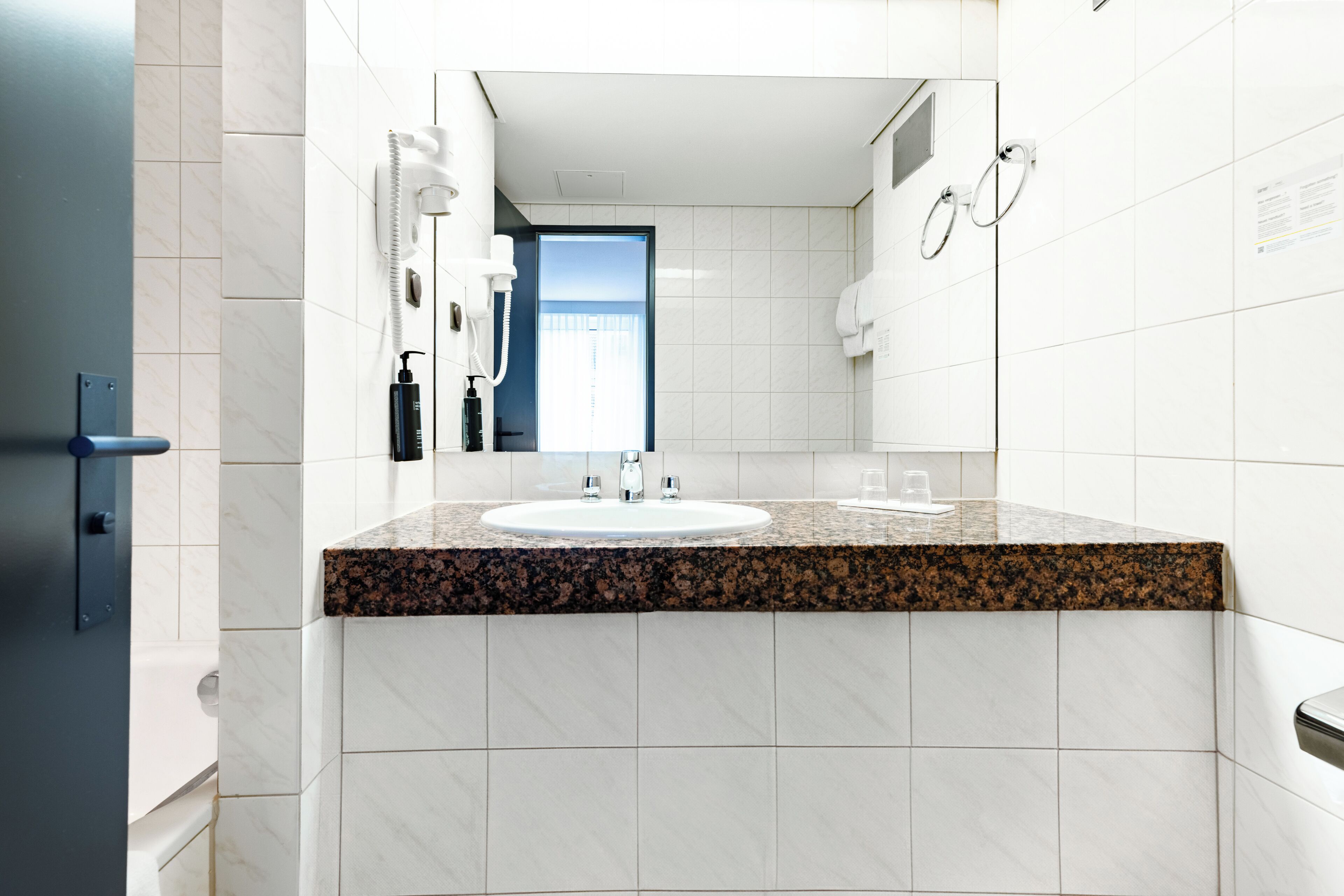Suite, 2 Bedrooms (Duplex) | Bathroom | Shower, free toiletries, hair dryer, towels