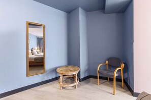 Habitación estándar, 3 camas individuales | Ropa de cama de alta calidad y caja de seguridad en la habitación 
