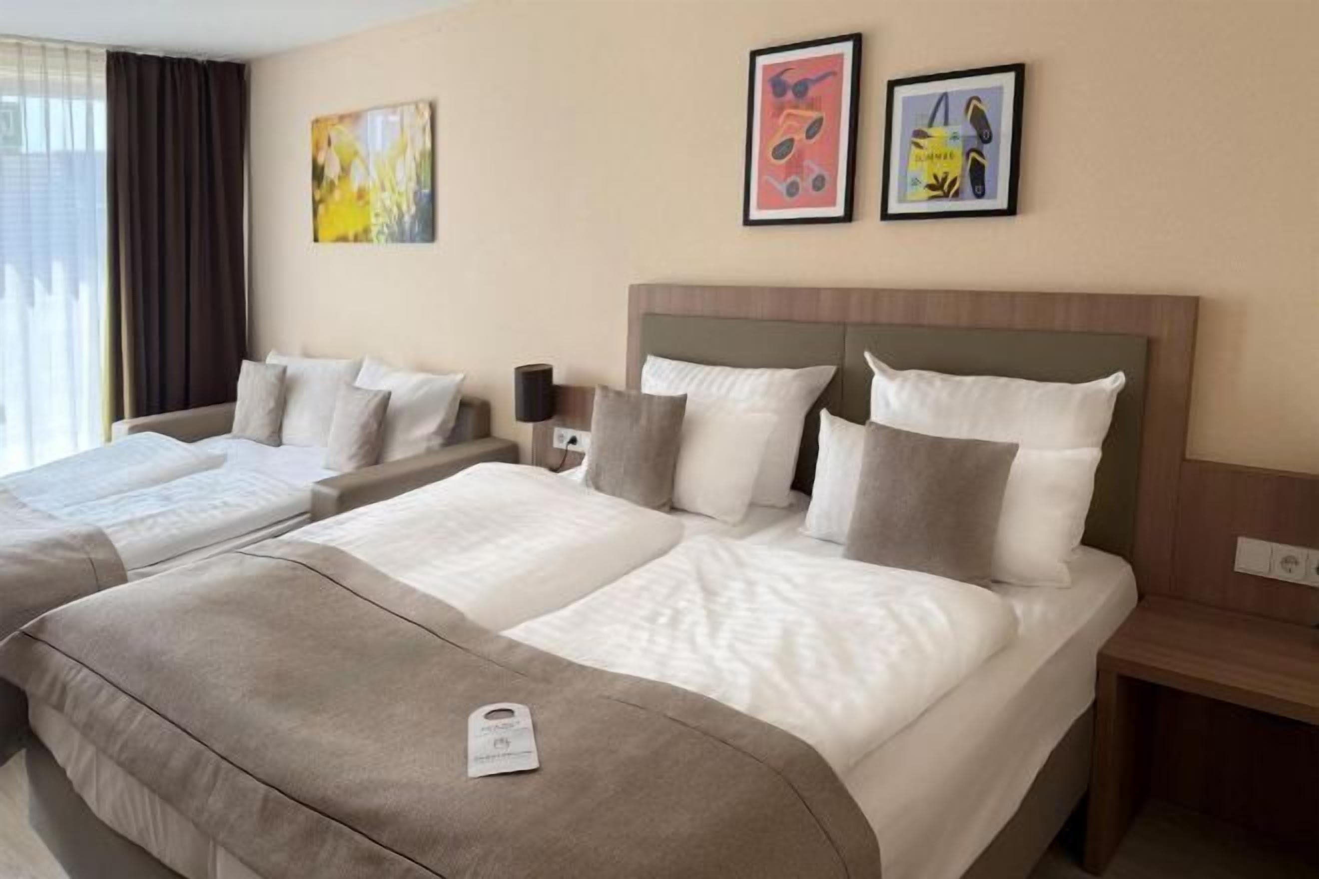 Literie de qualité supérieure, coffres-forts dans les chambres