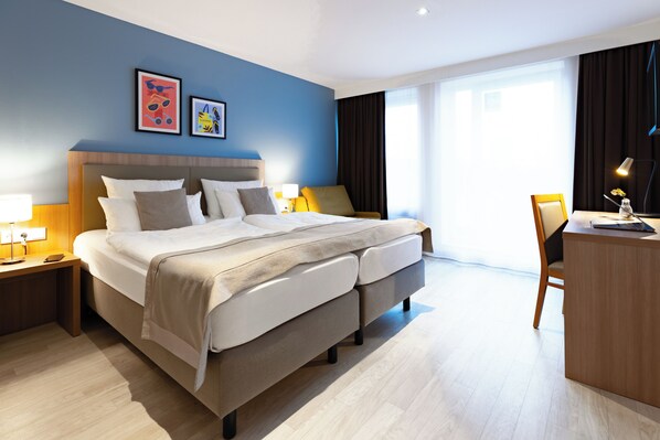 Standard Room, 1 Queen Bed