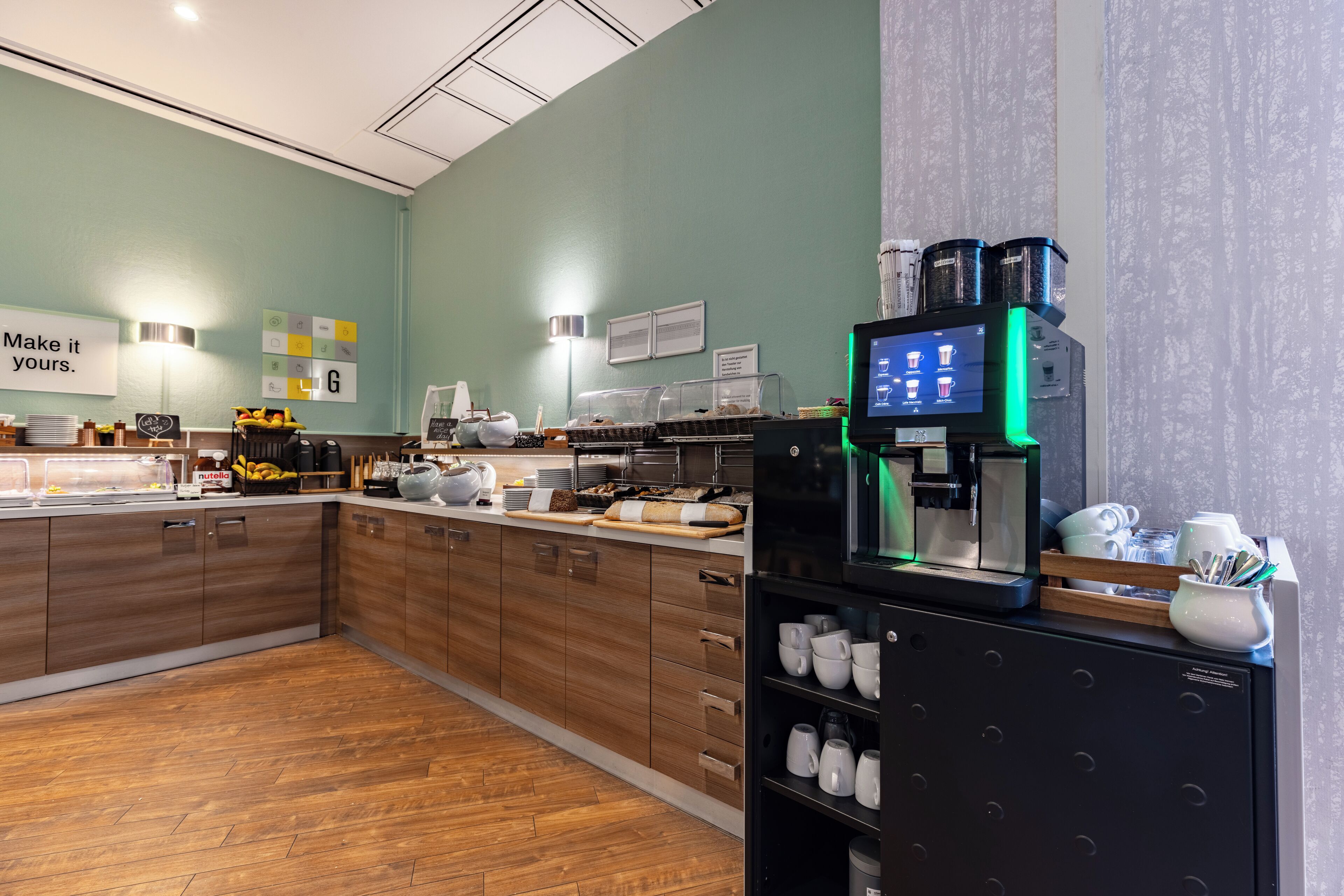 Buffet breakfast on weekends (EUR 17.00 per person)