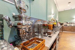 Buffet breakfast on weekends (EUR 17.00 per person)