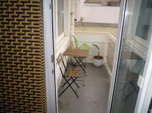 Habitación cuádruple (400 EUR deposit per stay) | Ropa de cama hipoalergénica y caja de seguridad en la habitación 