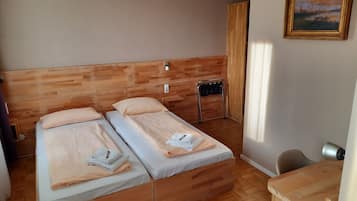 Quarto casal standard | 1 quarto, escrivaninha, cortinas blackout, Wi-Fi de cortesia