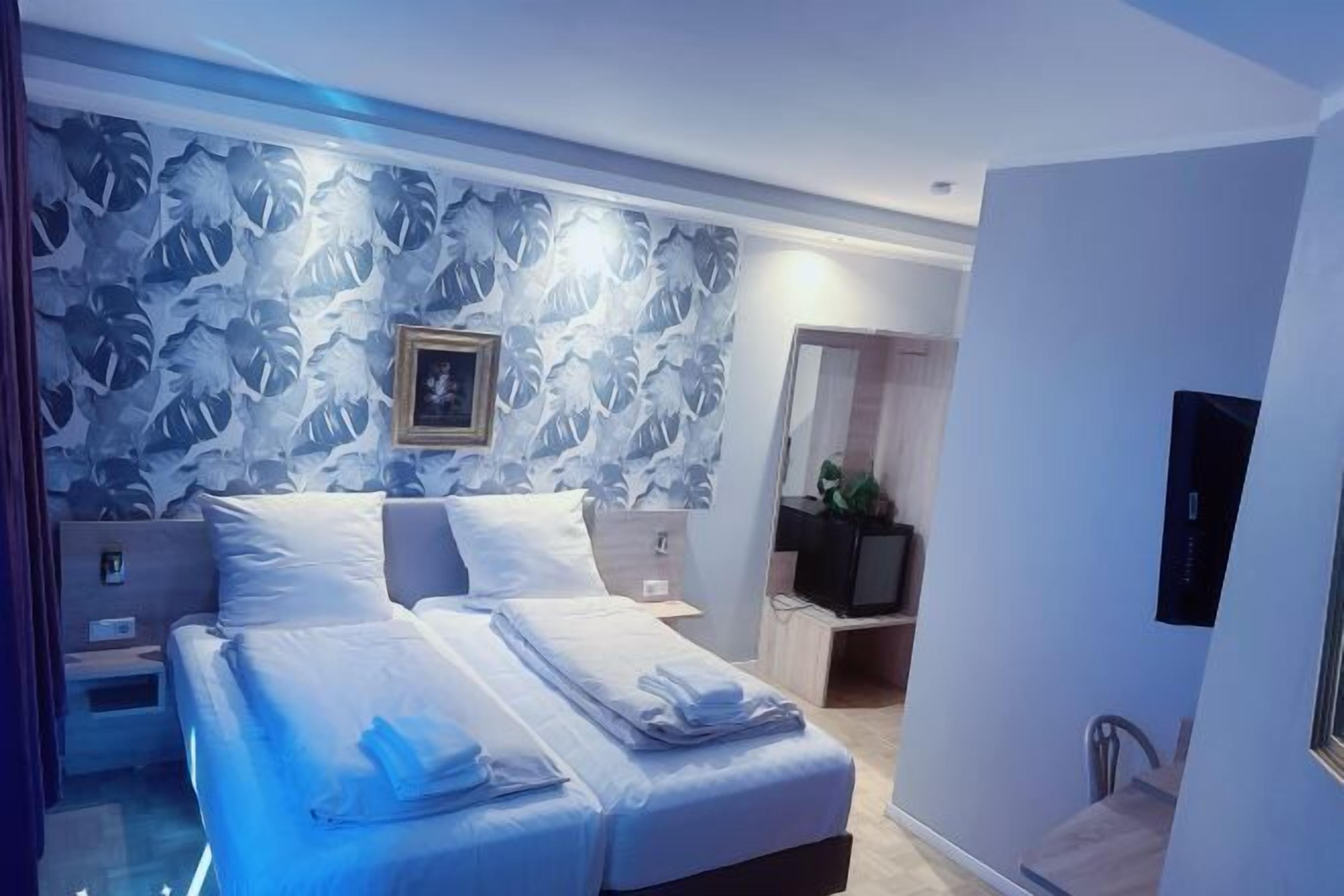 1 bedroom, desk, blackout curtains, free WiFi