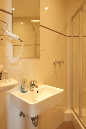 1 bedroom, desk, blackout curtains, free WiFi - Hotel Residenz Düsseldorf (Düsseldorf)