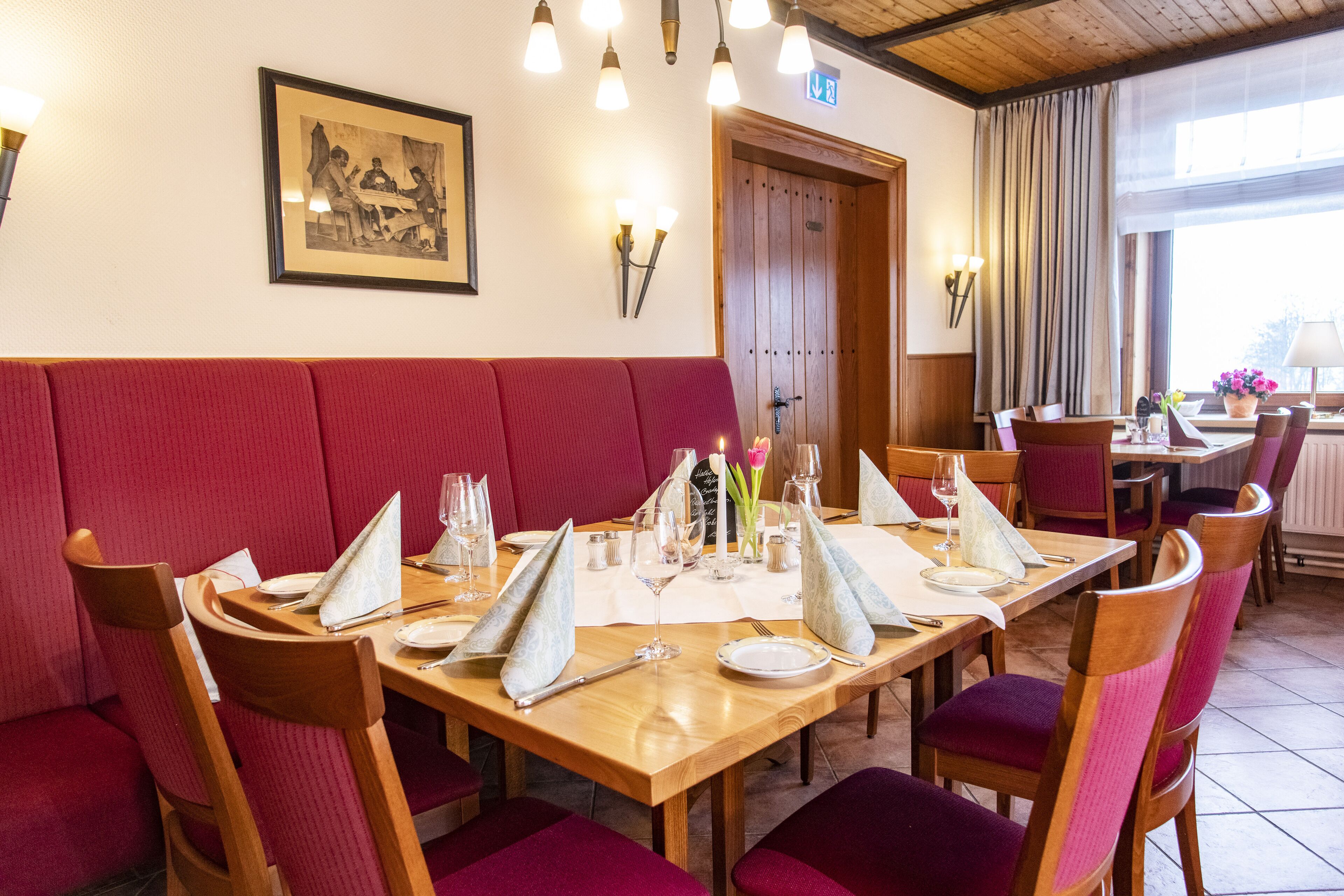 breakfast, lunch, dinner served; regional cuisine