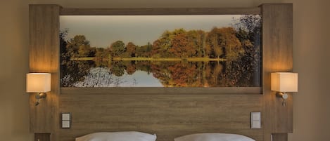 Allergitestet sengetøy, safe på rommet, skrivebord og strykejern/-brett