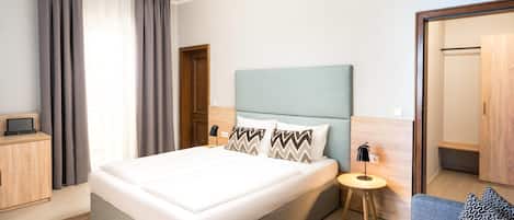 Habitación estándar, 1 cama matrimonial (Doppelzimmer) | Escritorio, cunas gratuitas, camas extra y wifi gratis