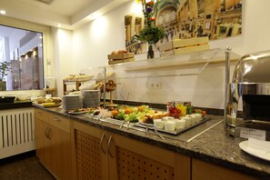 Buffet - Arthotel ANA Eden Karlsruhe, Trademark Collection by Wyndham (Karlsruhe)