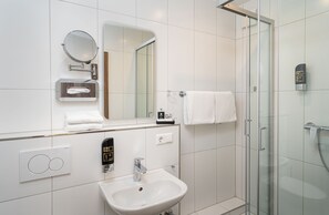 Standard Double Room | Bathroom - Arthotel ANA Eden Karlsruhe, Trademark Collection by Wyndham (Karlsruhe)