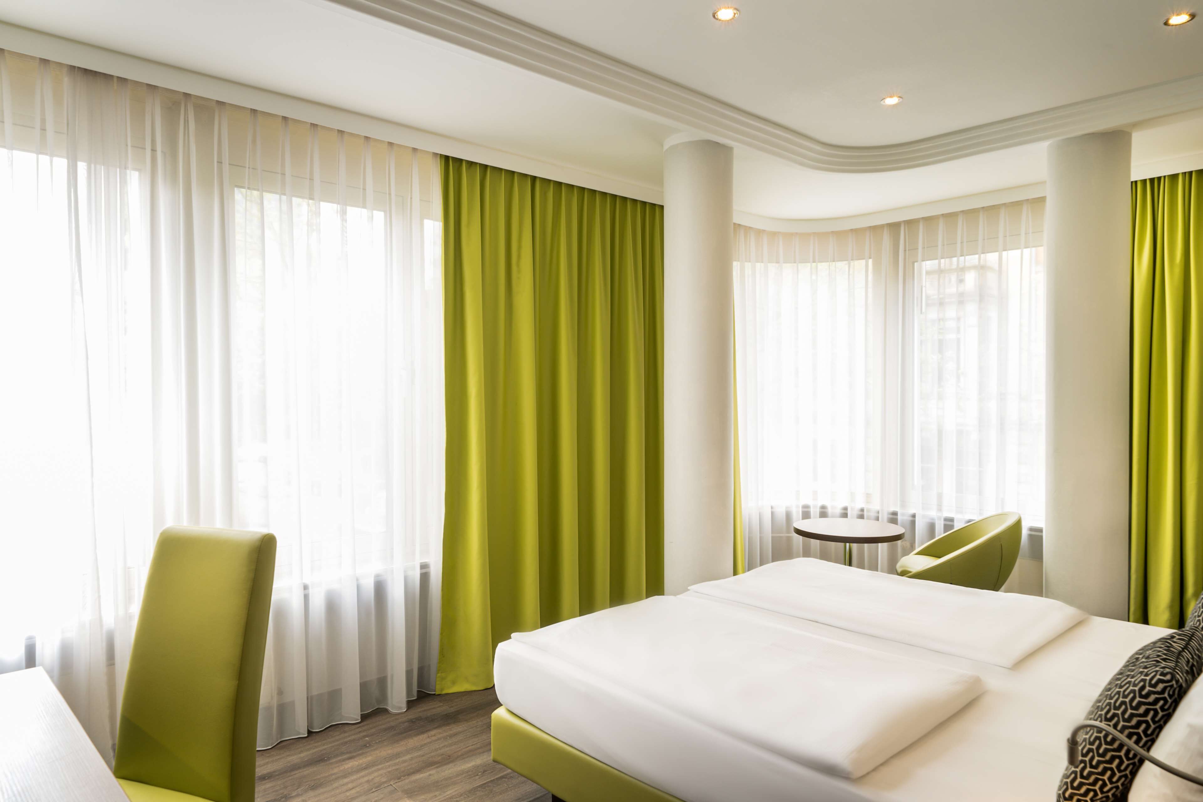 standard double room | minibar, in-room safe, desk, blackout curtains