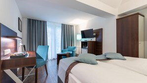 In-room safe, desk, free WiFi - Trip Inn Messe Westend (Frankfurt)