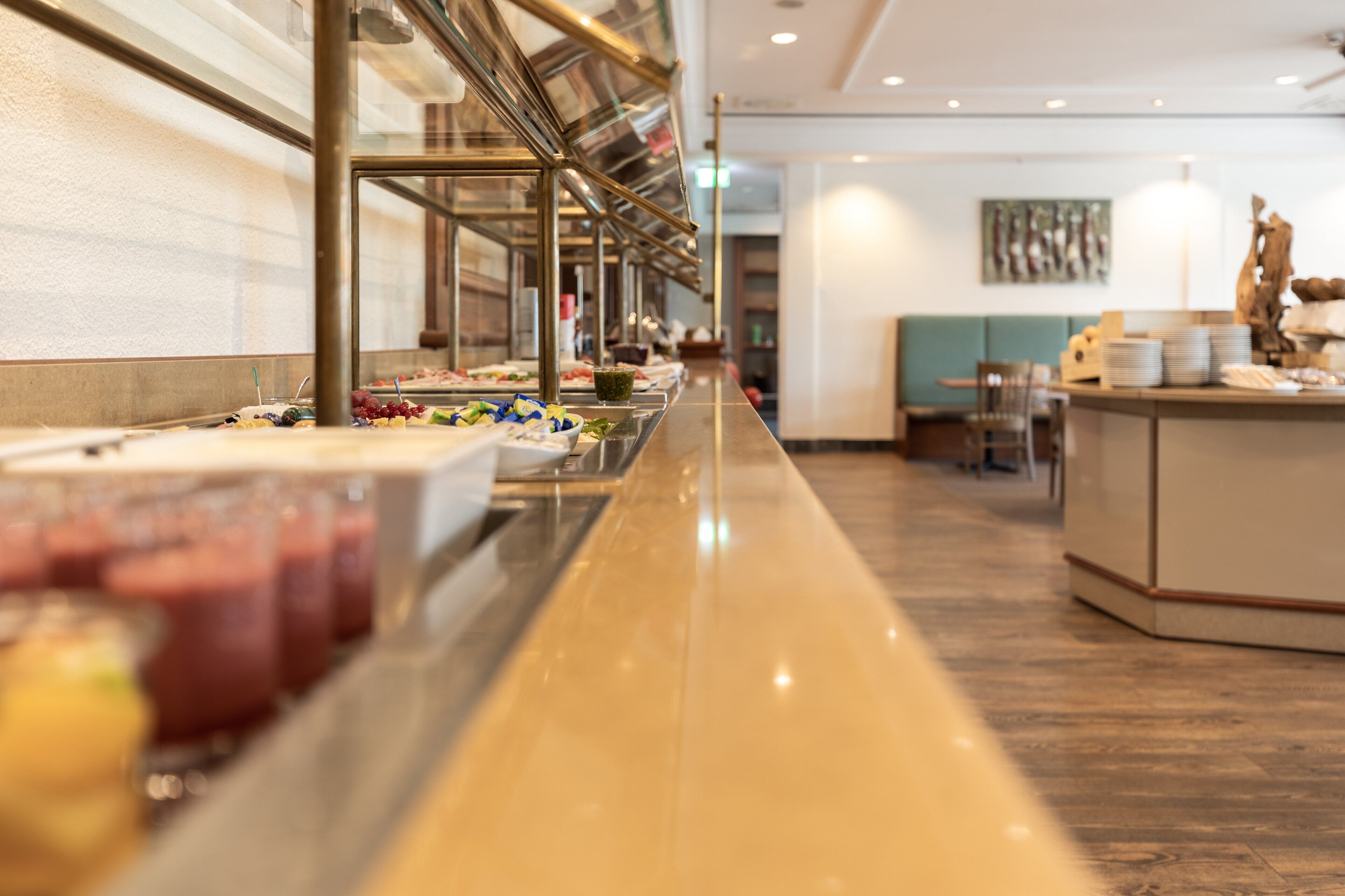 Tägliches Frühstücksbuffet (19 EUR pro Person)