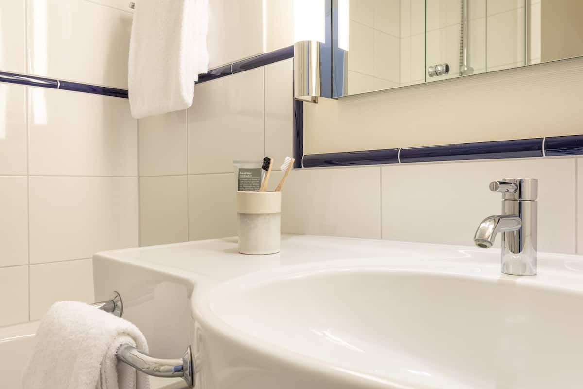 Free toiletries, hair dryer, towels