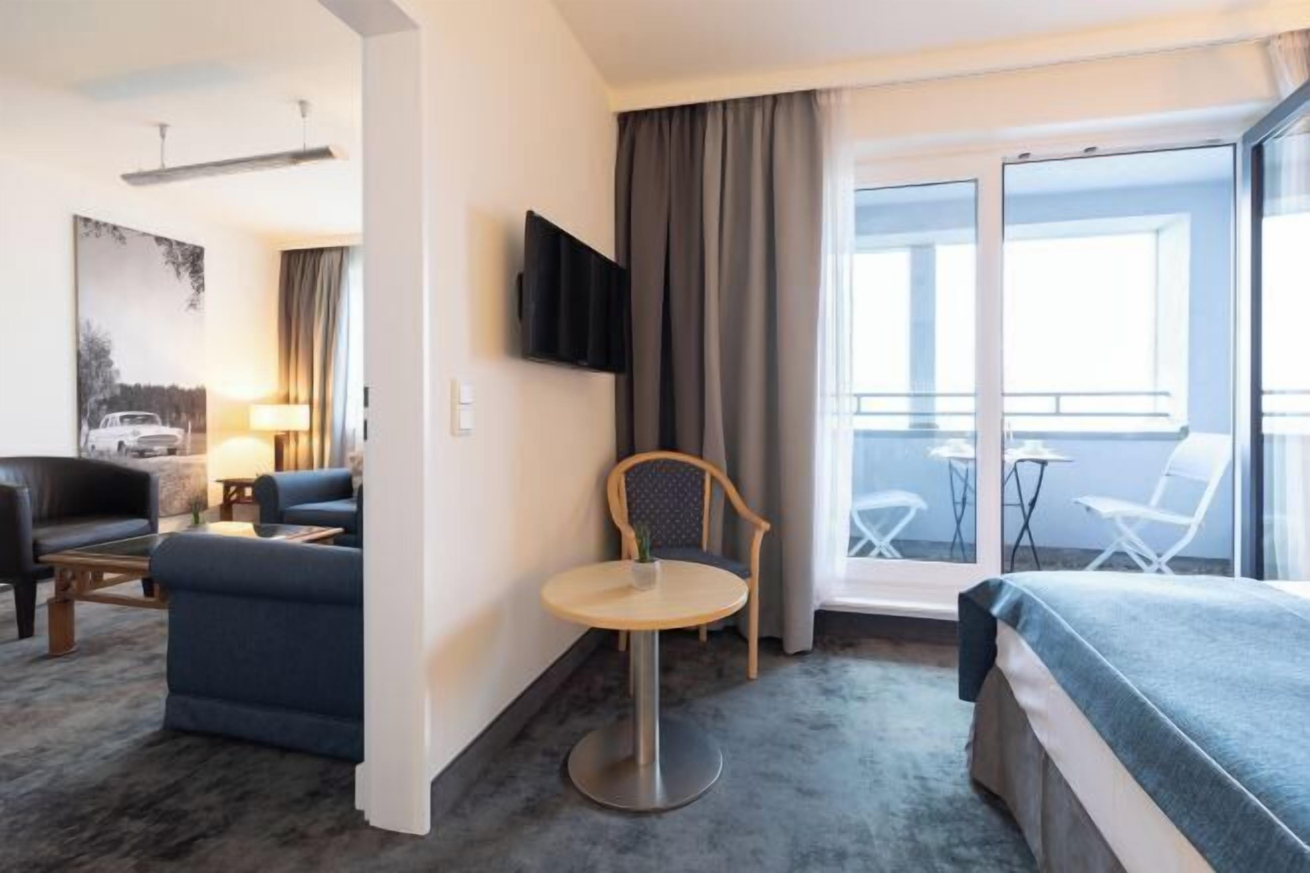 Literie hypoallergénique, coffres-forts dans les chambres, bureau