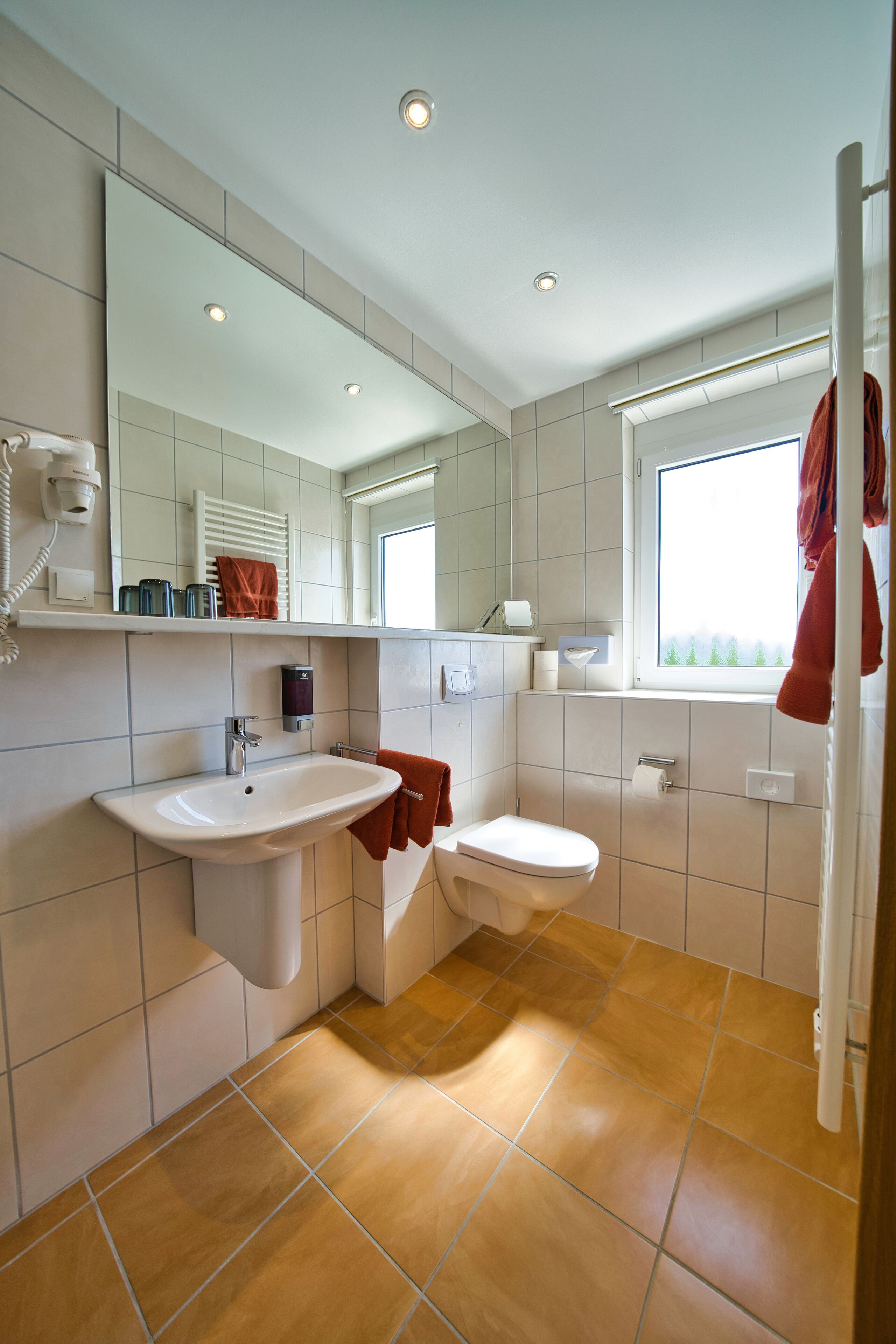 double room | bathroom | shower, free toiletries, hair dryer, towels