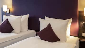 Kamar Standar, 2 Tempat Tidur Twin | Minibar, brankas, meja kerja, dan kedap suara